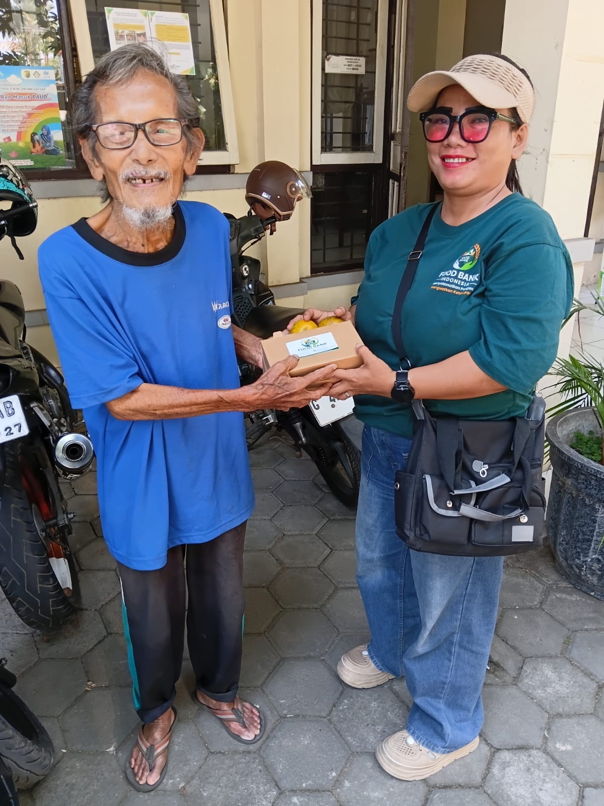 Bantuan dari food bank ini benar-benar menjadi penyelamat bagi keluarga kami.