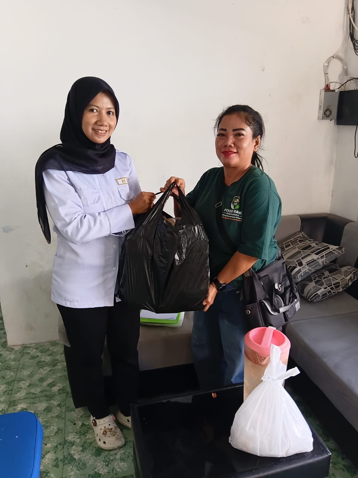 Senang sekali bisa menyalurkan kelebihan makanan melalui food bank